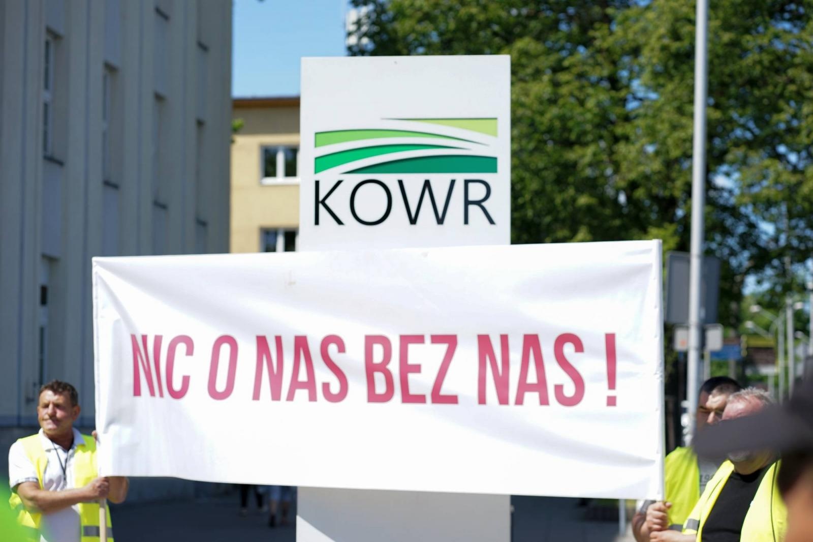 Zdjęcie w galerii na portalu naszraciborz.pl: Pracownicy Agromaxu protestowali w Częstochowie wiadomości z regionu