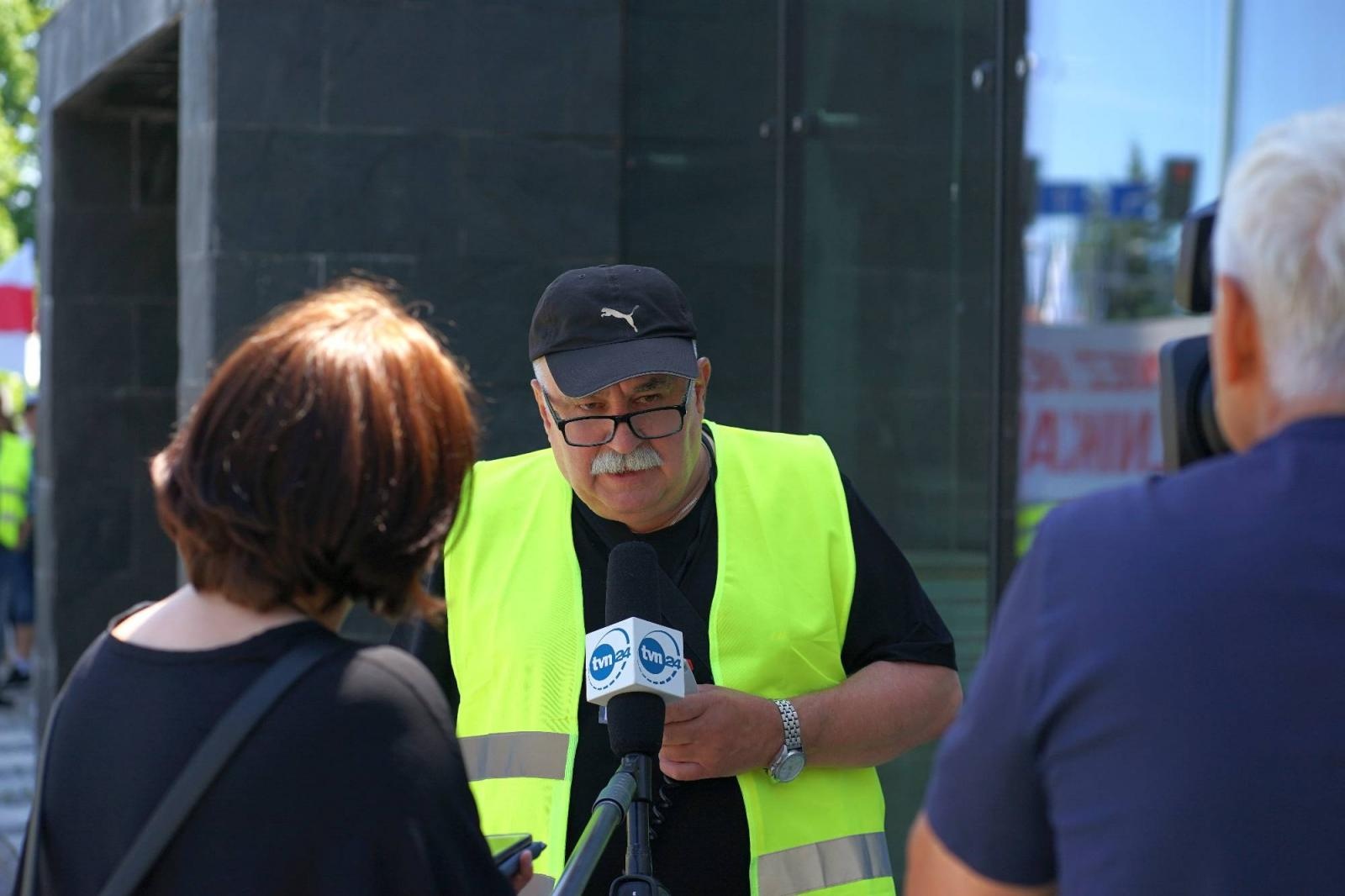 Zdjęcie w galerii na portalu naszraciborz.pl: Pracownicy Agromaxu protestowali w Częstochowie wiadomości z regionu
