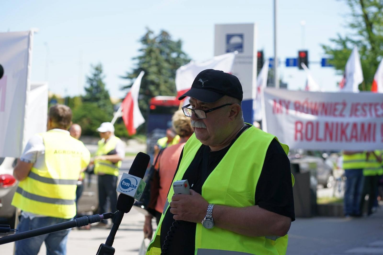 Zdjęcie w galerii na portalu naszraciborz.pl: Pracownicy Agromaxu protestowali w Częstochowie wiadomości z regionu