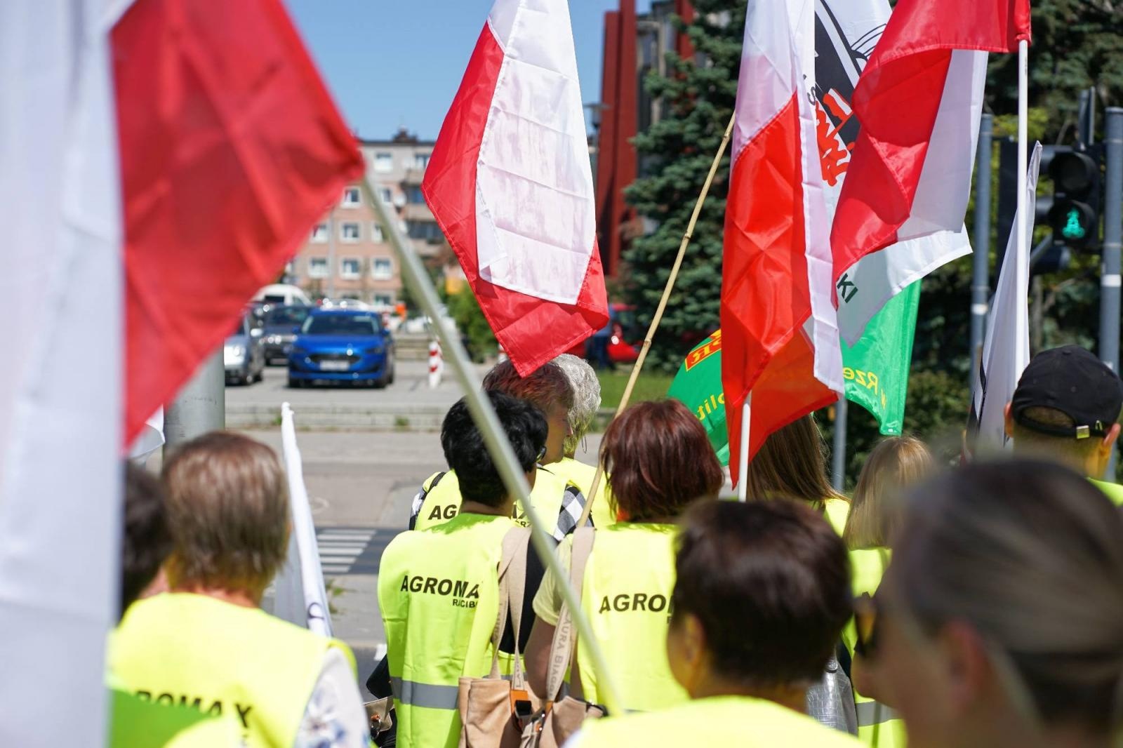 Zdjęcie w galerii na portalu naszraciborz.pl: Pracownicy Agromaxu protestowali w Częstochowie wiadomości z regionu