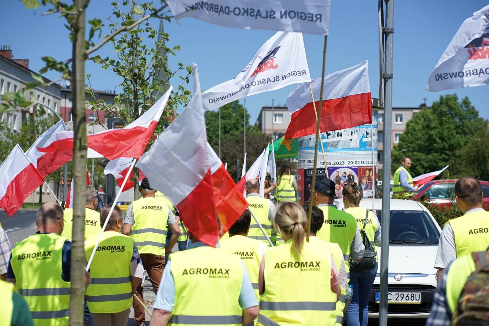 Zdjęcie w galerii na portalu naszraciborz.pl: Pracownicy Agromaxu protestowali w Częstochowie wiadomości z regionu