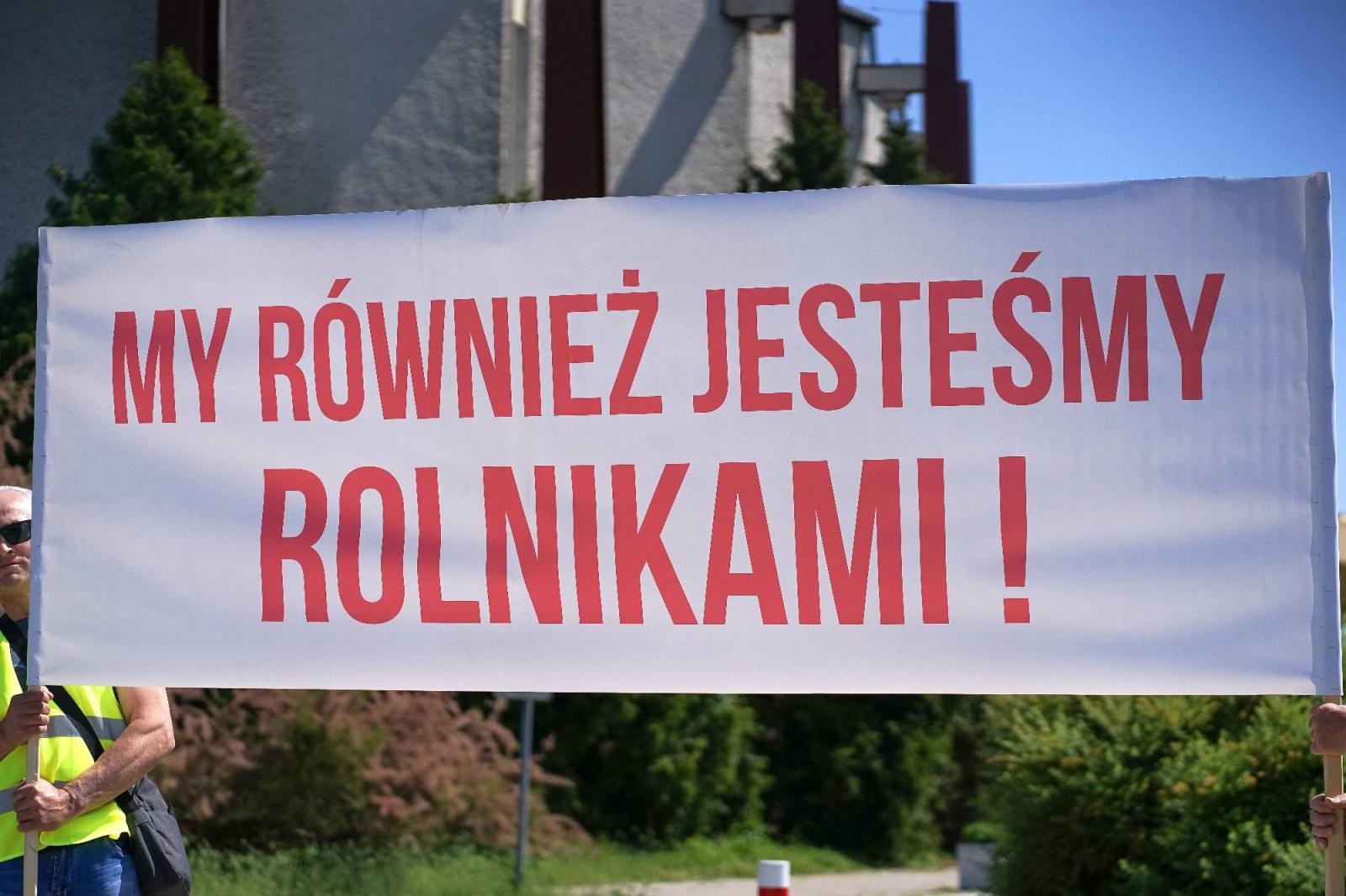 Zdjęcie w galerii na portalu naszraciborz.pl: Pracownicy Agromaxu protestowali w Częstochowie wiadomości z regionu