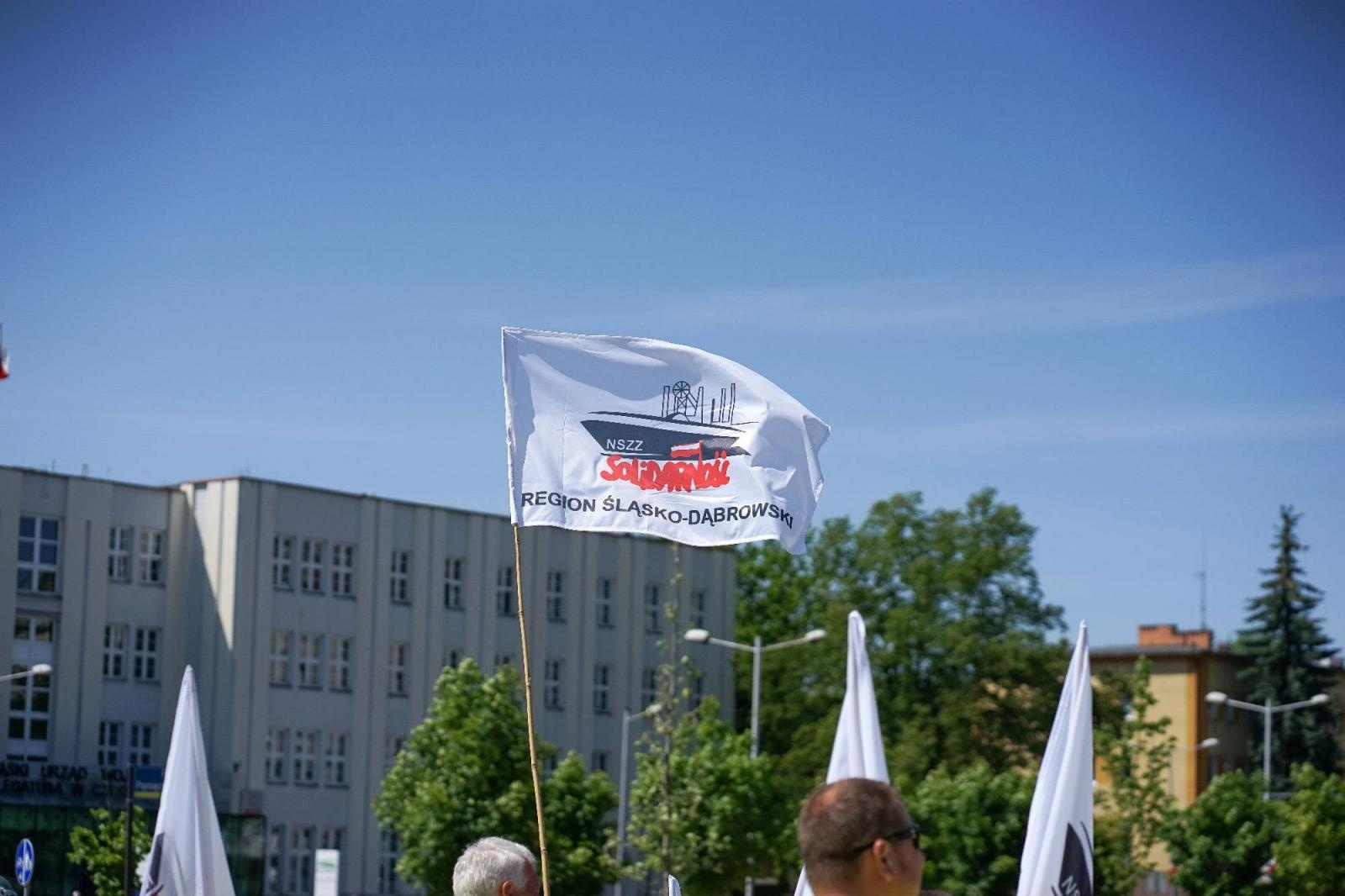 Zdjęcie w galerii na portalu naszraciborz.pl: Pracownicy Agromaxu protestowali w Częstochowie wiadomości z regionu