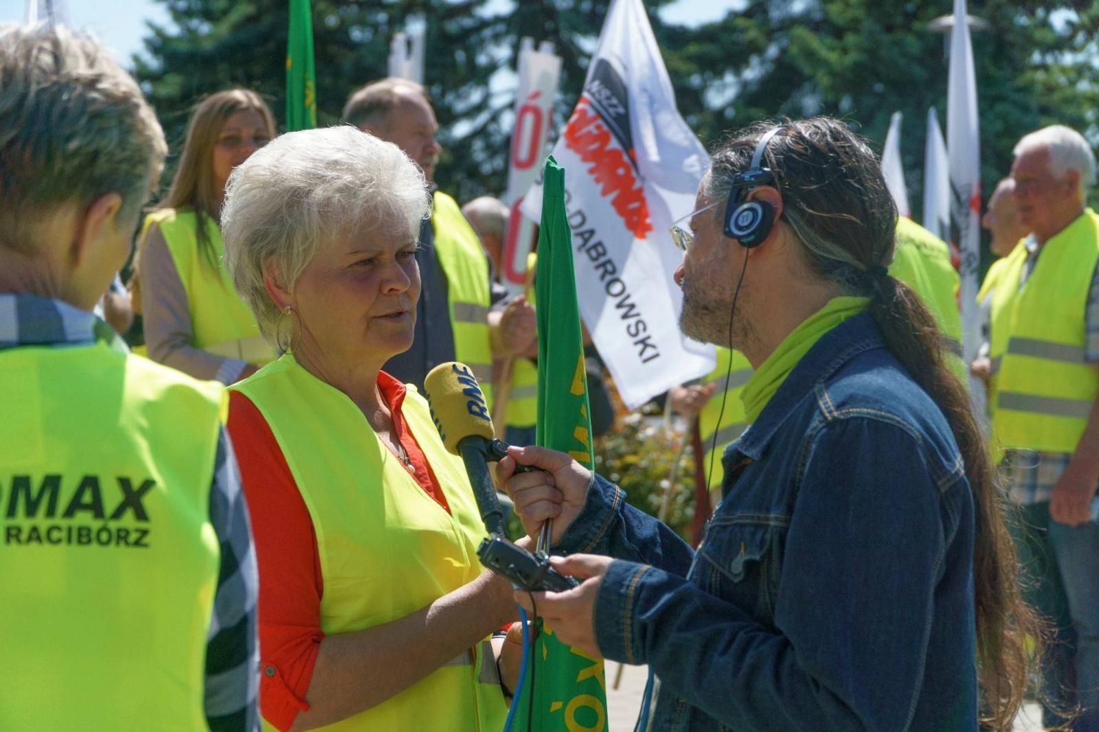 Zdjęcie w galerii na portalu naszraciborz.pl: Pracownicy Agromaxu protestowali w Częstochowie wiadomości z regionu