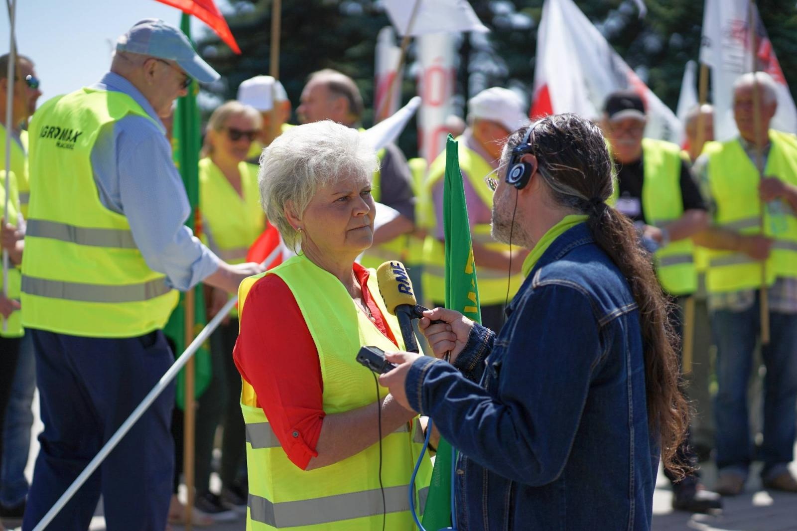 Zdjęcie w galerii na portalu naszraciborz.pl: Pracownicy Agromaxu protestowali w Częstochowie wiadomości z regionu
