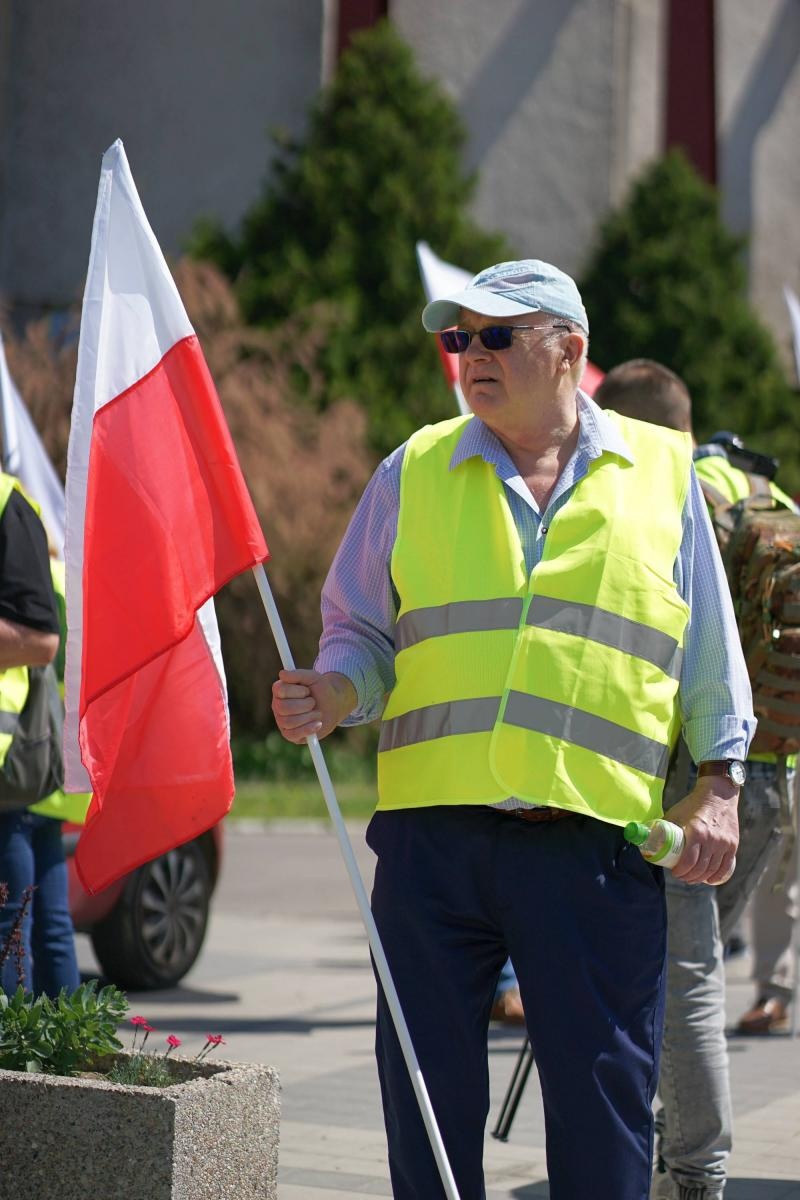 Zdjęcie w galerii na portalu naszraciborz.pl: Pracownicy Agromaxu protestowali w Częstochowie wiadomości z regionu