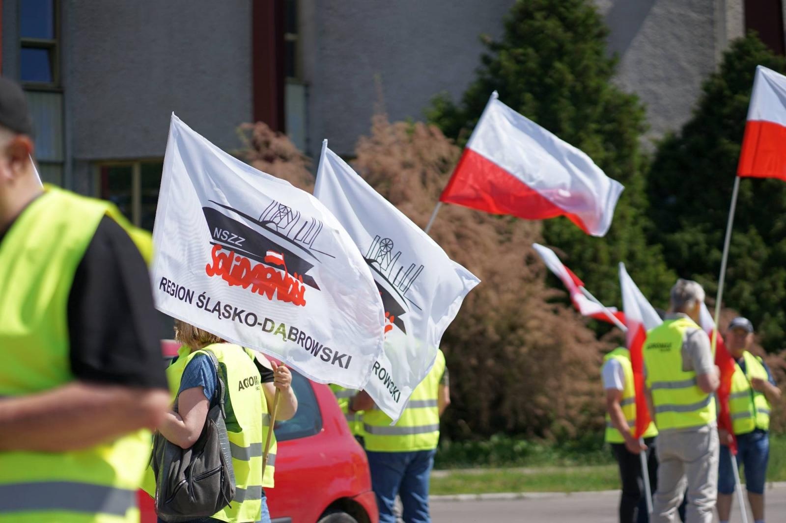 Zdjęcie w galerii na portalu naszraciborz.pl: Pracownicy Agromaxu protestowali w Częstochowie wiadomości z regionu