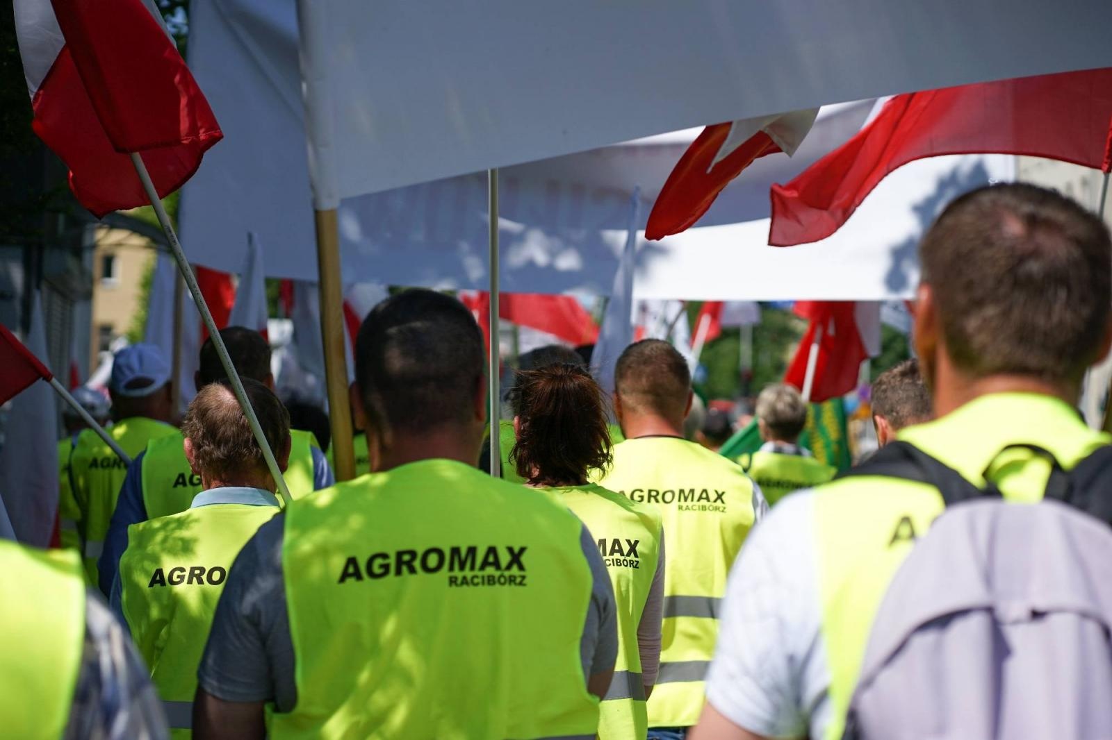 Zdjęcie w galerii na portalu naszraciborz.pl: Pracownicy Agromaxu protestowali w Częstochowie wiadomości z regionu