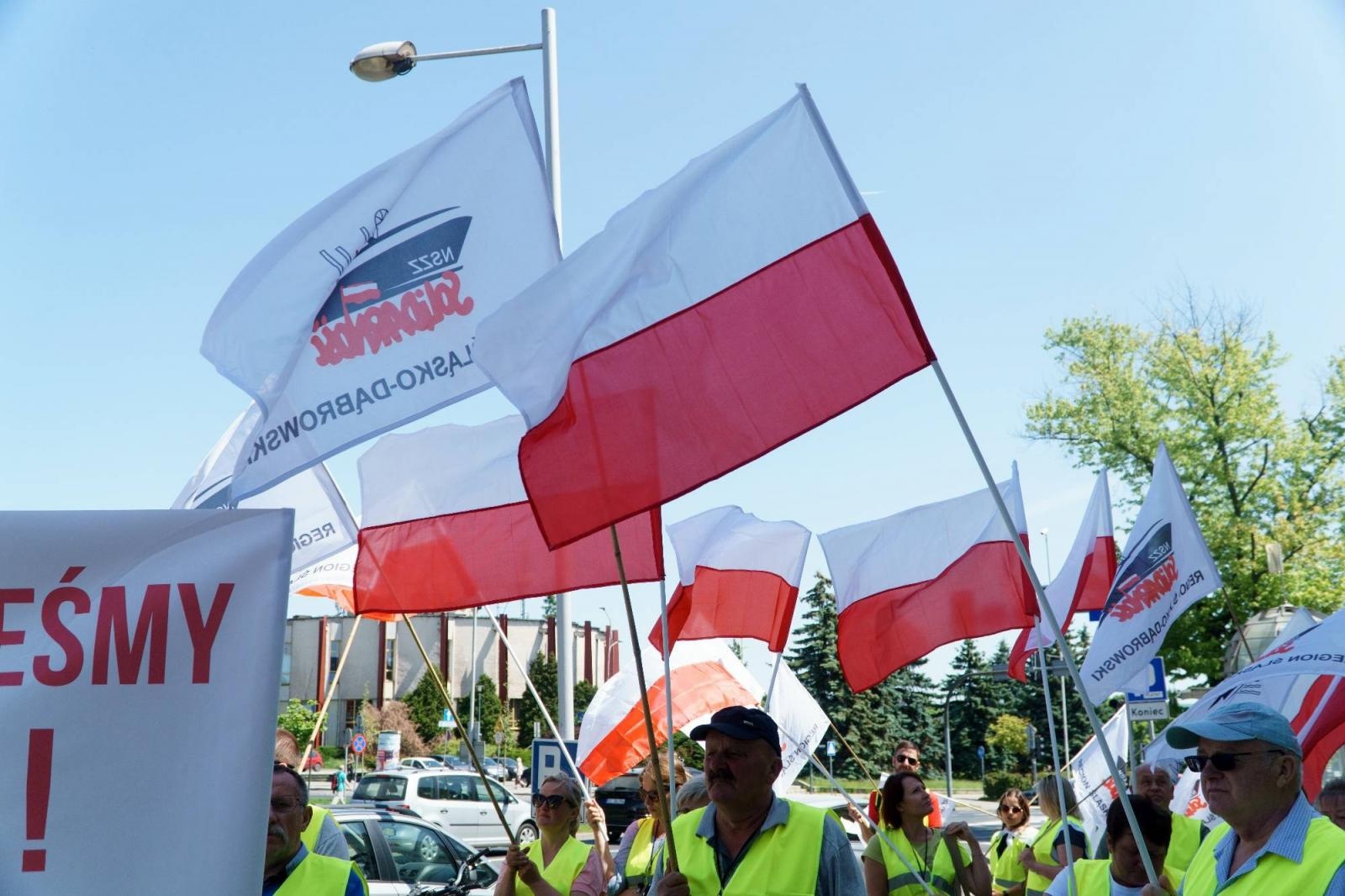 Zdjęcie w galerii na portalu naszraciborz.pl: Pracownicy Agromaxu protestowali w Częstochowie wiadomości z regionu