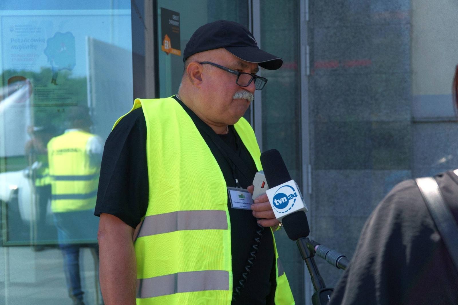 Zdjęcie w galerii na portalu naszraciborz.pl: Pracownicy Agromaxu protestowali w Częstochowie wiadomości z regionu