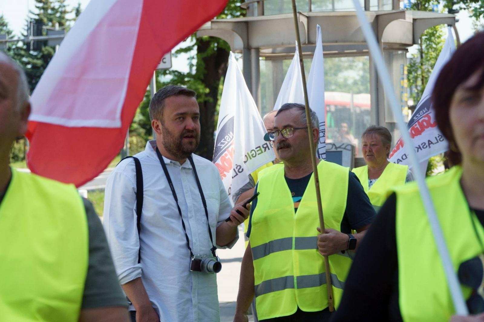 Zdjęcie w galerii na portalu naszraciborz.pl: Pracownicy Agromaxu protestowali w Częstochowie wiadomości z regionu