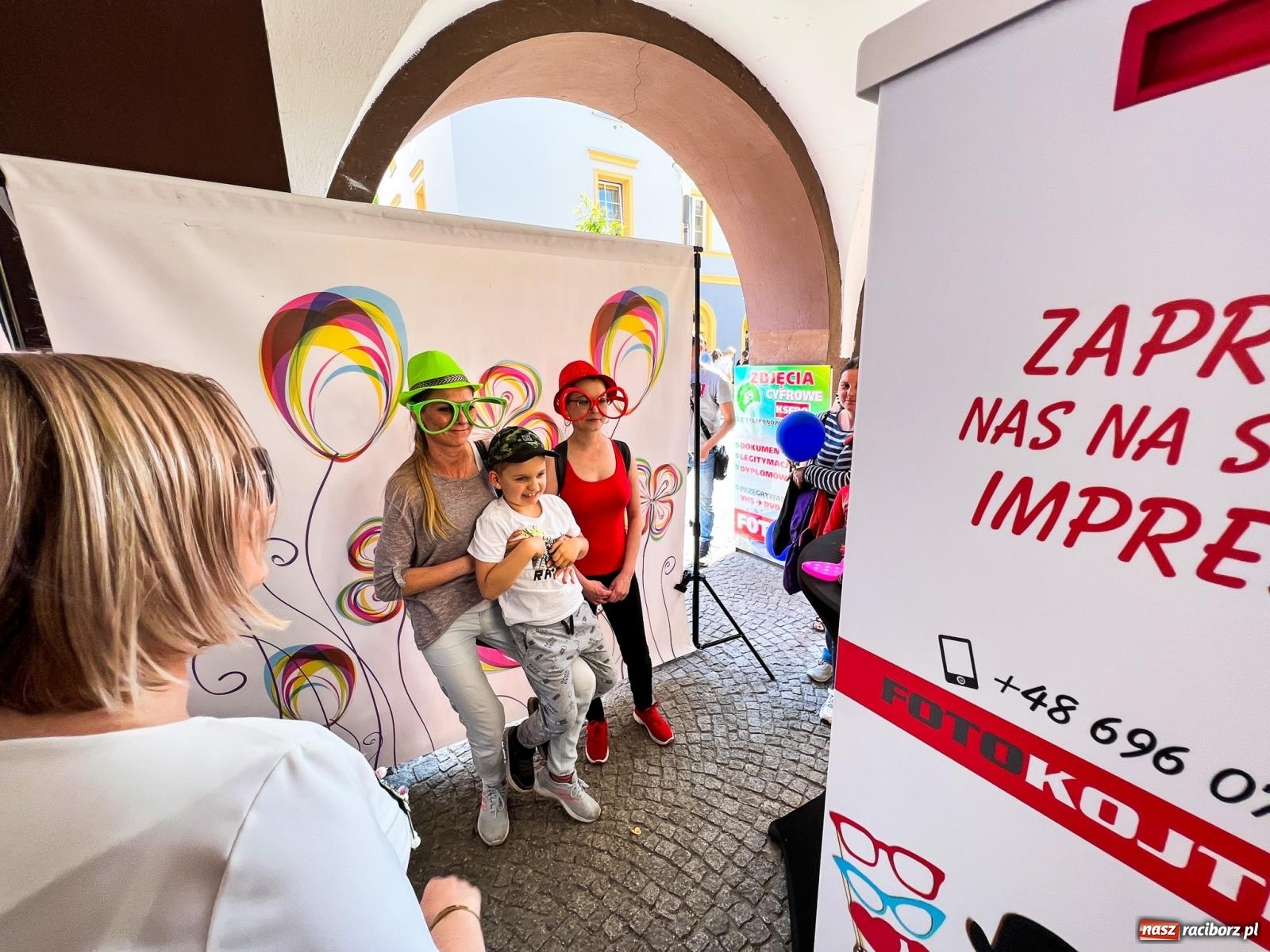 Zdjęcie w galerii na portalu naszraciborz.pl: Tłumy na Długiej. Przedsiębiorcy zapewnili zabawę na 102 [FOTO i WIDEO] wiadomości z regionu