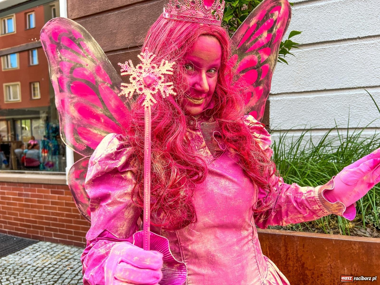 Zdjęcie w galerii na portalu naszraciborz.pl: Tłumy na Długiej. Przedsiębiorcy zapewnili zabawę na 102 [FOTO i WIDEO] wiadomości z regionu