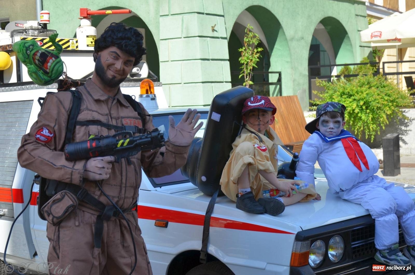 Zdjęcie w galerii na portalu naszraciborz.pl: Tłumy na Długiej. Przedsiębiorcy zapewnili zabawę na 102 [FOTO i WIDEO] wiadomości z regionu