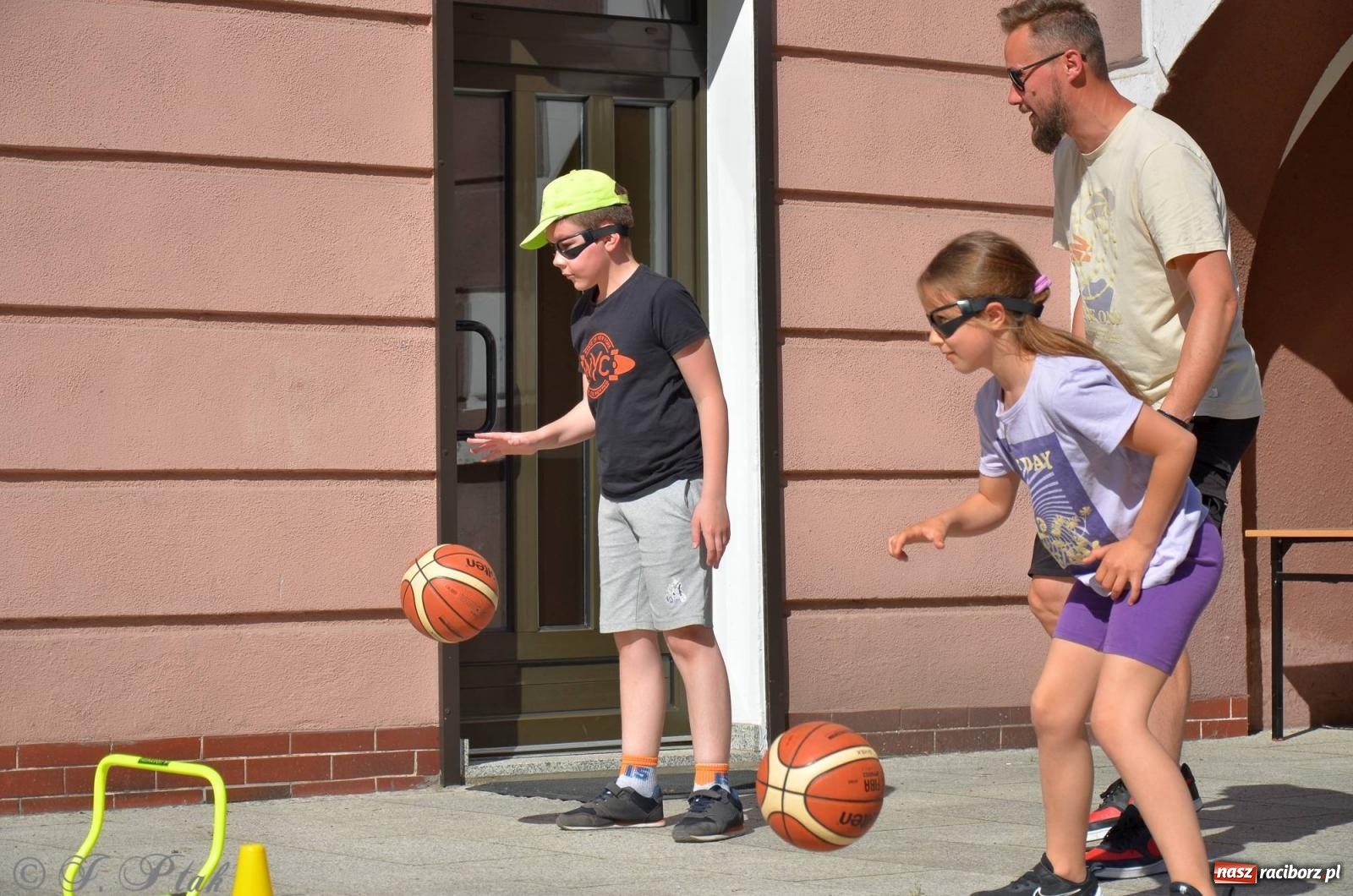 Zdjęcie w galerii na portalu naszraciborz.pl: Tłumy na Długiej. Przedsiębiorcy zapewnili zabawę na 102 [FOTO i WIDEO] wiadomości z regionu