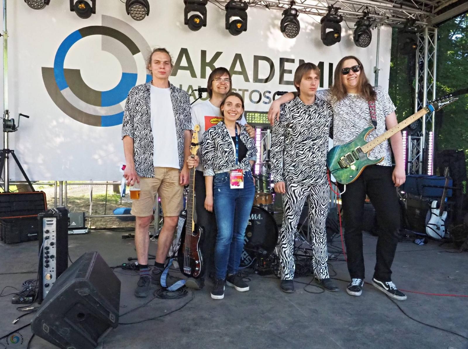 Zdjęcie w galerii na portalu naszraciborz.pl: Klucze do bram miasta w rękach żaków. Raciborskie Juwenalia na bulwarach wiadomości z regionu