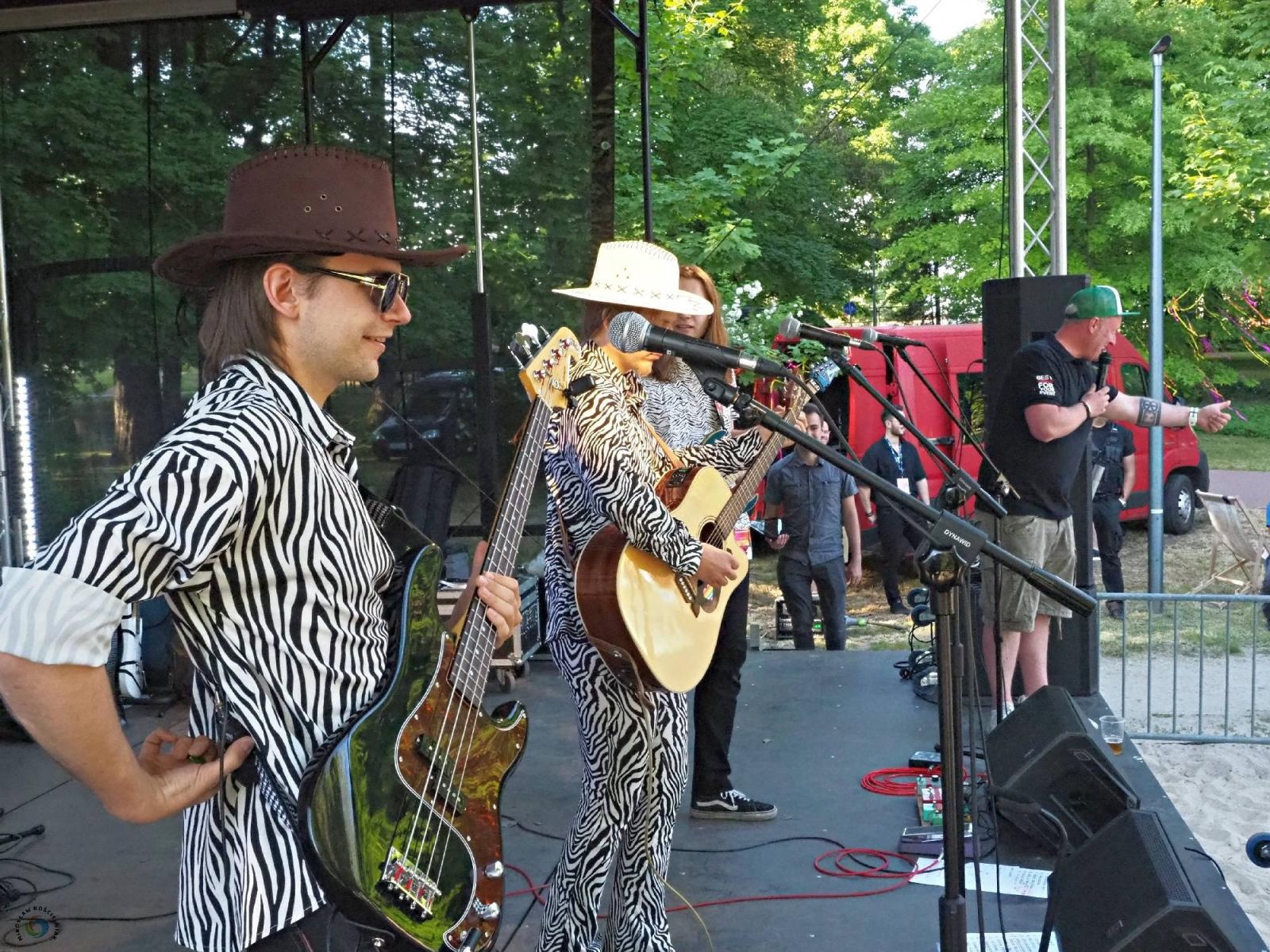 Zdjęcie w galerii na portalu naszraciborz.pl: Klucze do bram miasta w rękach żaków. Raciborskie Juwenalia na bulwarach wiadomości z regionu