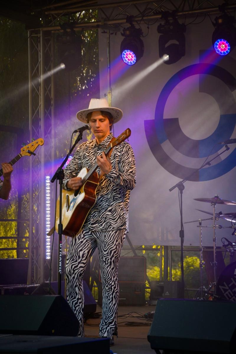 Zdjęcie w galerii na portalu naszraciborz.pl: Klucze do bram miasta w rękach żaków. Raciborskie Juwenalia na bulwarach wiadomości z regionu