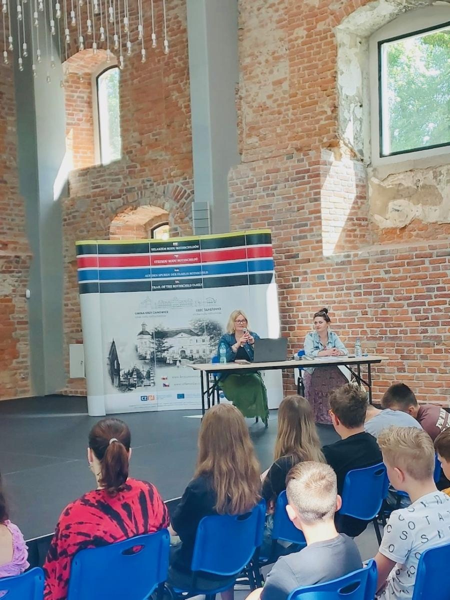 Zdjęcie w galerii na portalu naszraciborz.pl: O strachach w wozowni zamku w Tworkowie wiadomości z regionu