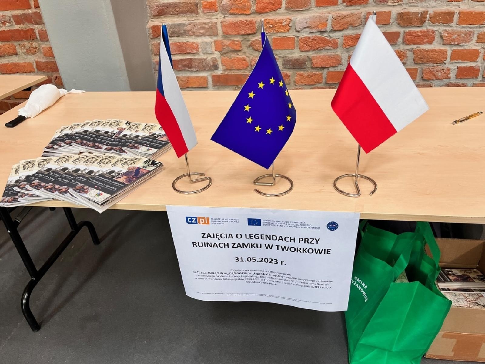 Zdjęcie w galerii na portalu naszraciborz.pl: O strachach w wozowni zamku w Tworkowie wiadomości z regionu