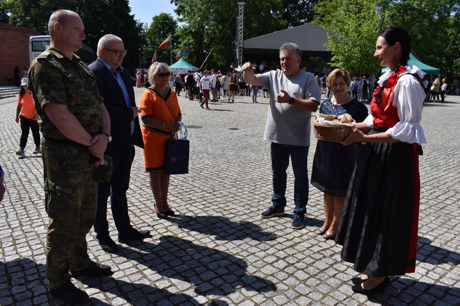 Zdjęcie w galerii na portalu naszraciborz.pl: Piknik integracyjny z okazji Dnia Dziecka na Zamku Piastowskim za nami wiadomości z regionu