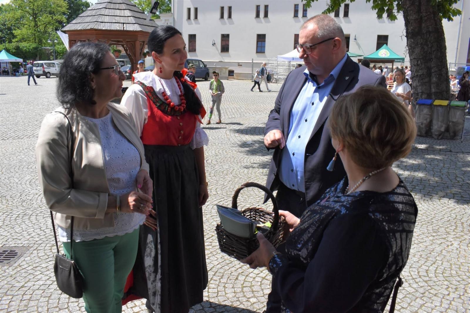 Zdjęcie w galerii na portalu naszraciborz.pl: Piknik integracyjny z okazji Dnia Dziecka na Zamku Piastowskim za nami wiadomości z regionu