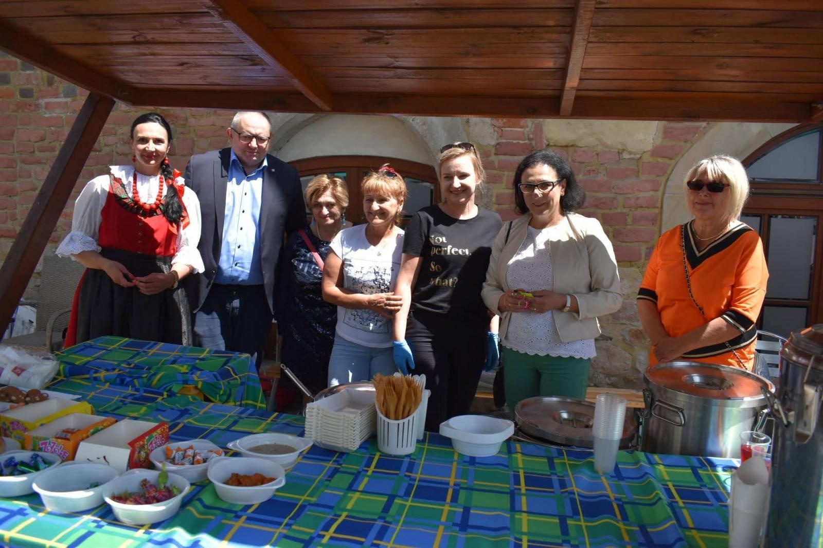 Zdjęcie w galerii na portalu naszraciborz.pl: Piknik integracyjny z okazji Dnia Dziecka na Zamku Piastowskim za nami wiadomości z regionu