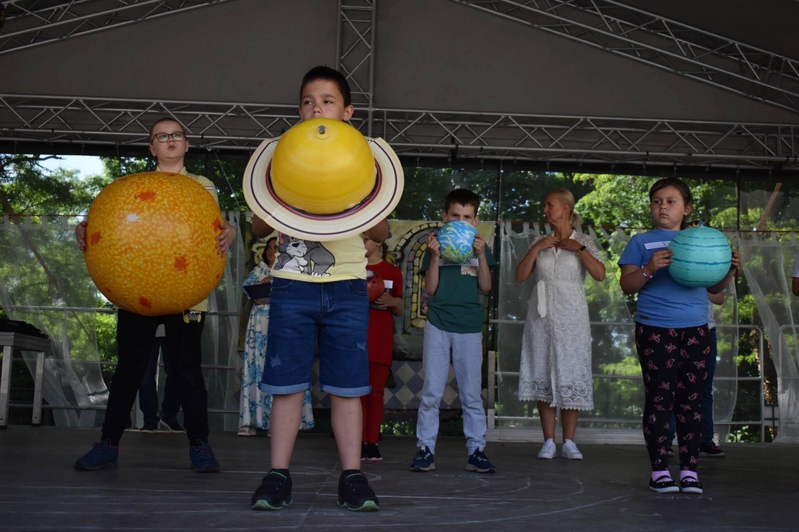 Zdjęcie w galerii na portalu naszraciborz.pl: Piknik integracyjny z okazji Dnia Dziecka na Zamku Piastowskim za nami wiadomości z regionu