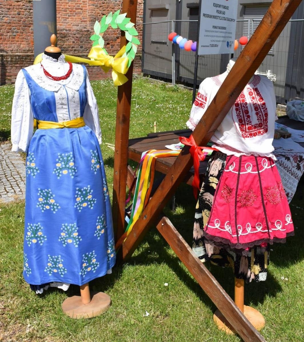 Zdjęcie w galerii na portalu naszraciborz.pl: Piknik integracyjny z okazji Dnia Dziecka na Zamku Piastowskim za nami wiadomości z regionu