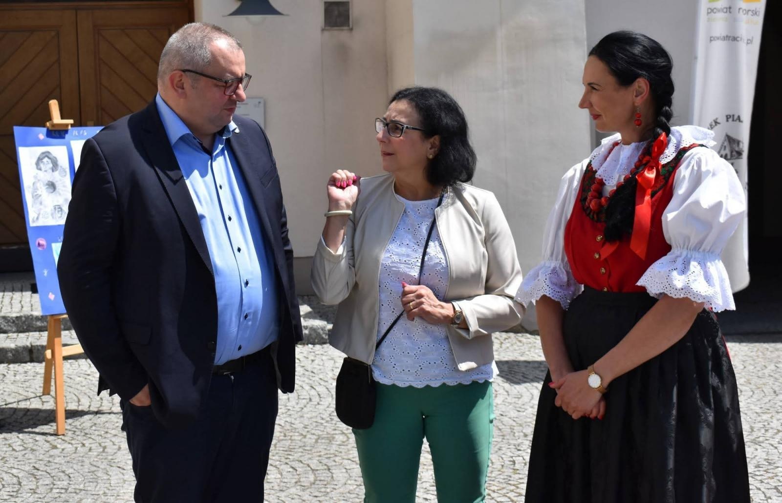 Zdjęcie w galerii na portalu naszraciborz.pl: Piknik integracyjny z okazji Dnia Dziecka na Zamku Piastowskim za nami wiadomości z regionu