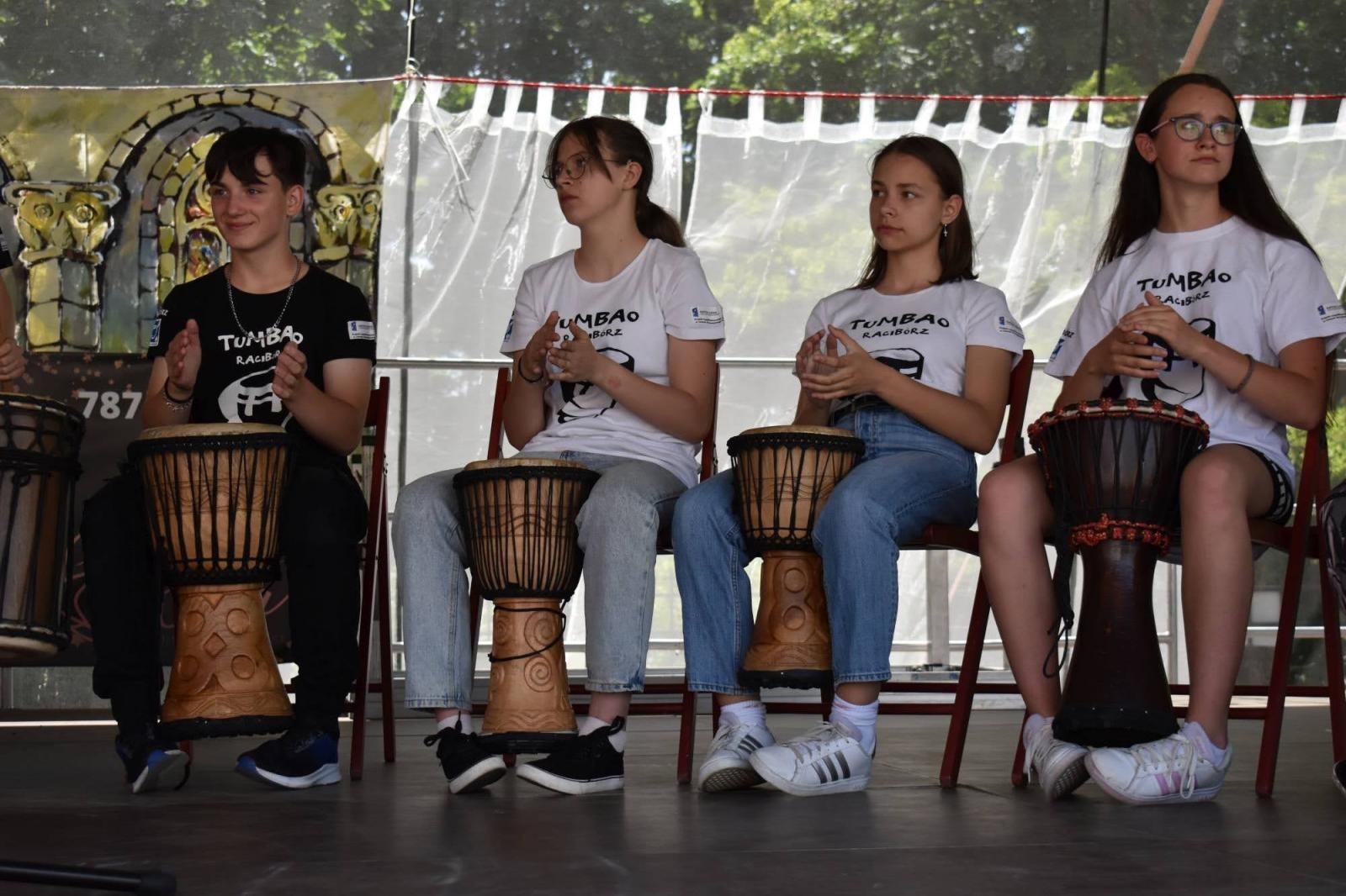 Zdjęcie w galerii na portalu naszraciborz.pl: Piknik integracyjny z okazji Dnia Dziecka na Zamku Piastowskim za nami wiadomości z regionu