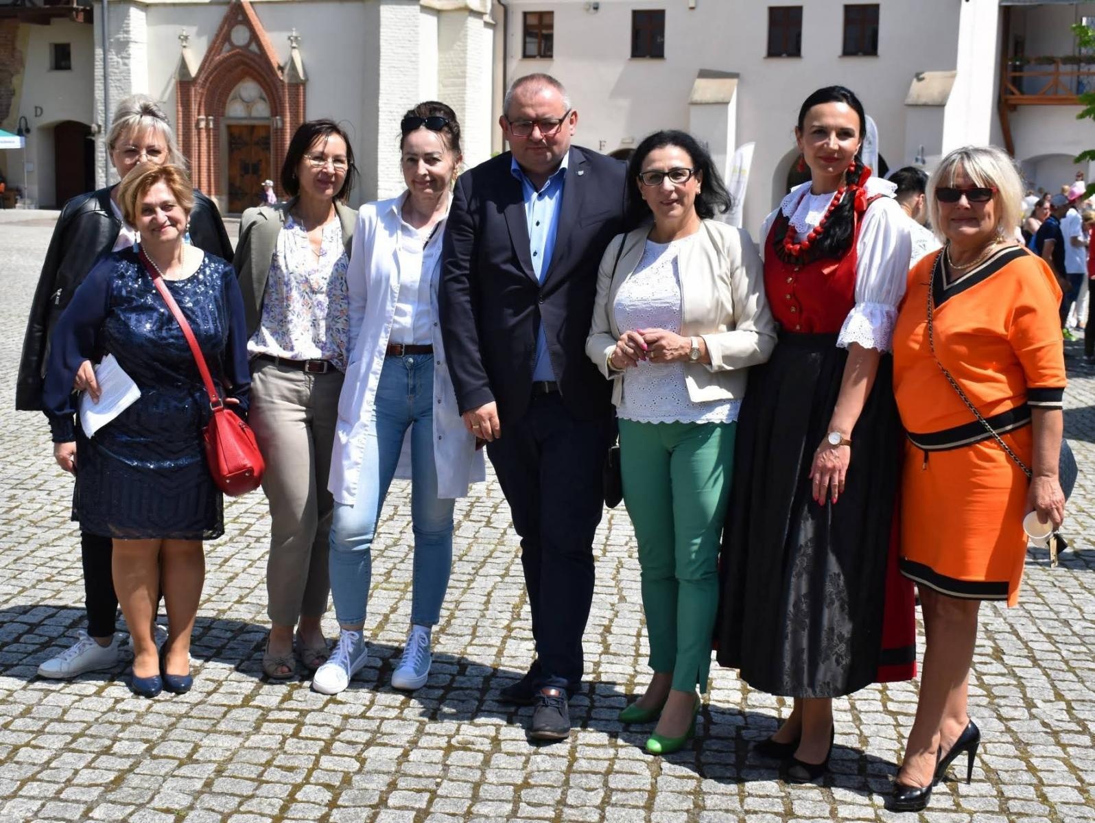 Zdjęcie w galerii na portalu naszraciborz.pl: Piknik integracyjny z okazji Dnia Dziecka na Zamku Piastowskim za nami wiadomości z regionu