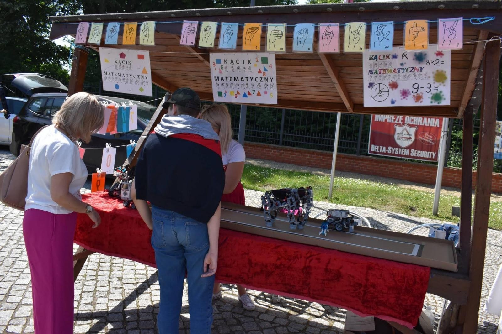 Zdjęcie w galerii na portalu naszraciborz.pl: Piknik integracyjny z okazji Dnia Dziecka na Zamku Piastowskim za nami wiadomości z regionu