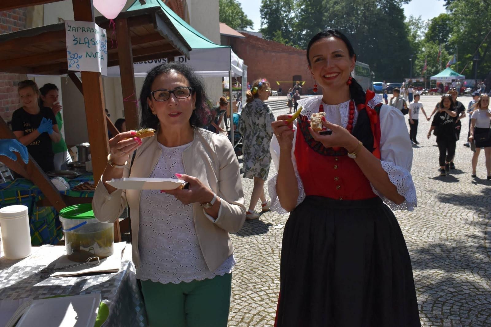 Zdjęcie w galerii na portalu naszraciborz.pl: Piknik integracyjny z okazji Dnia Dziecka na Zamku Piastowskim za nami wiadomości z regionu