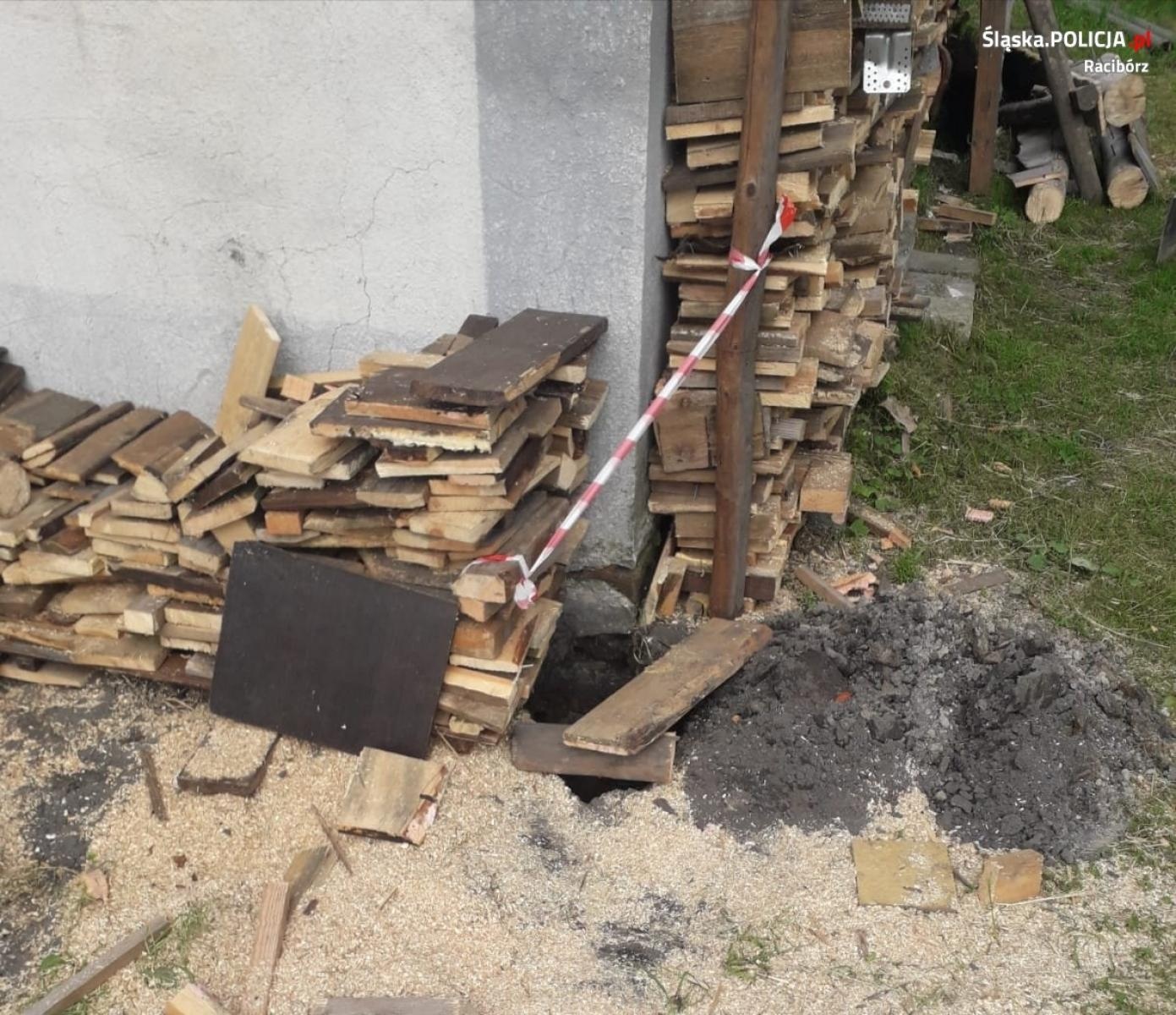 Zdjęcie w galerii na portalu naszraciborz.pl: Groźne znaleziska w Tworkowie i Rudzie Kozielskiej [FOTO] wiadomości z regionu