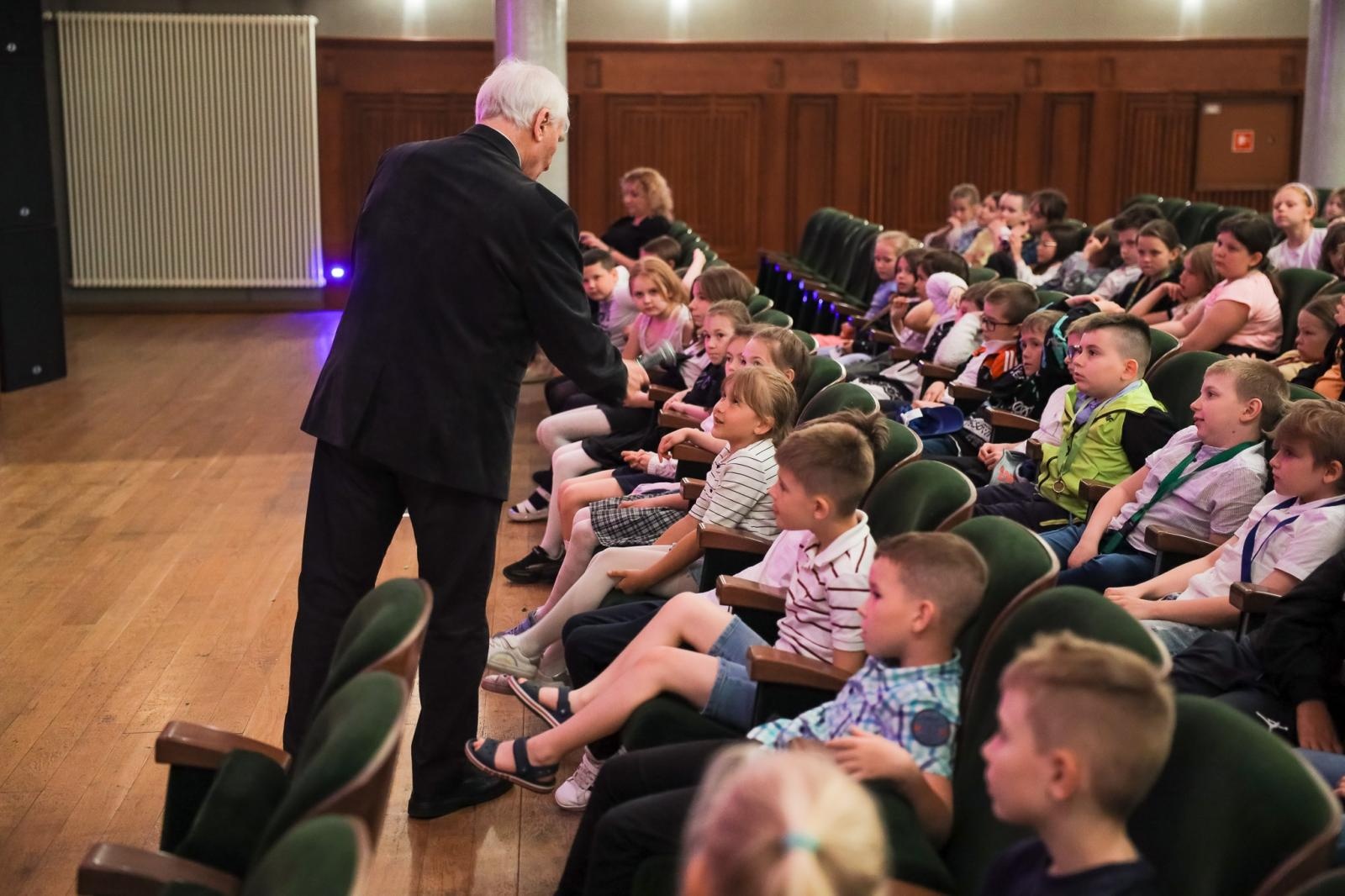 Zdjęcie w galerii na portalu naszraciborz.pl: Tuba - muzycznym bohaterem przedostatnich koncertów umuzykalniających wiadomości z regionu