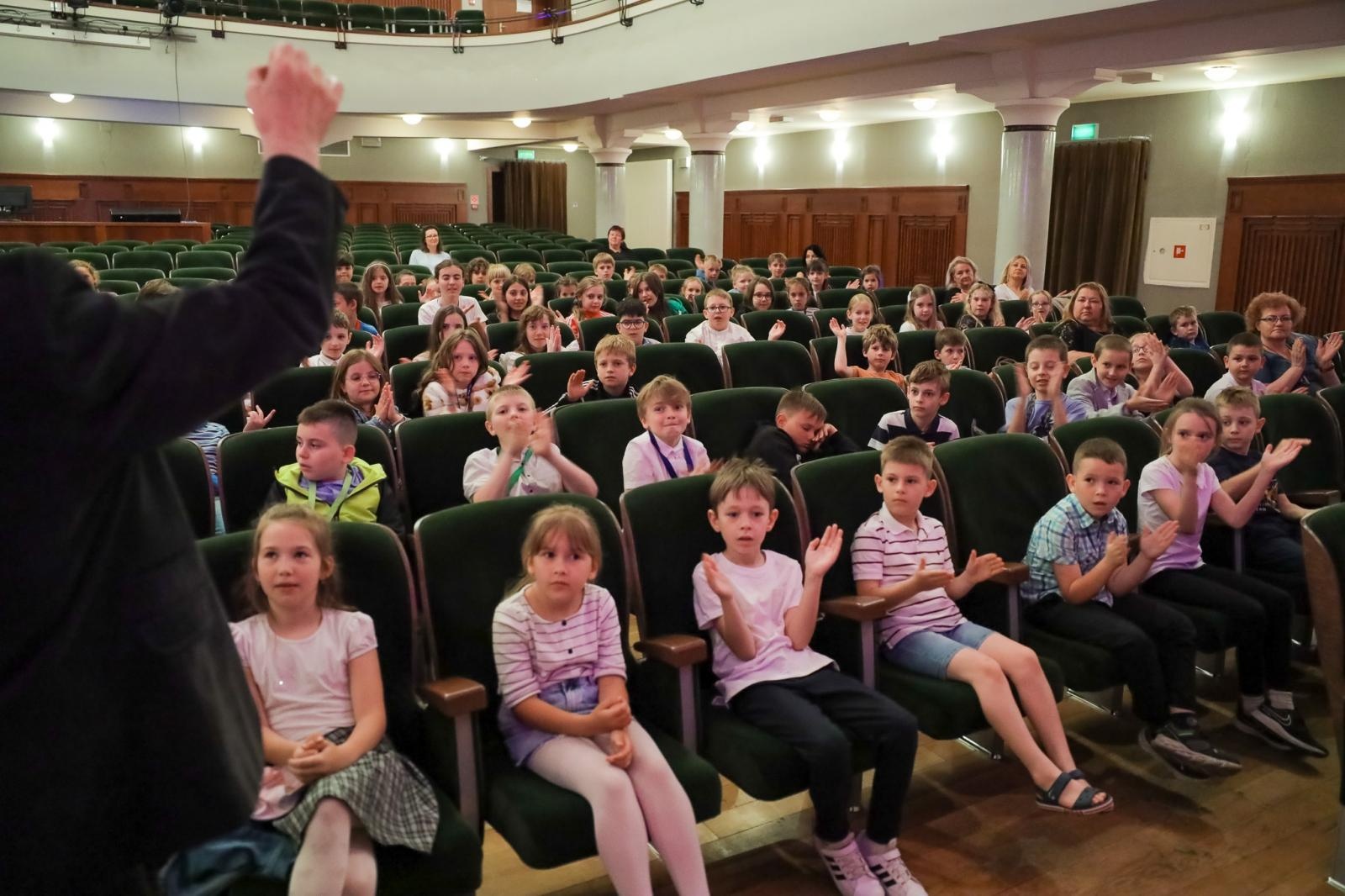 Zdjęcie w galerii na portalu naszraciborz.pl: Tuba - muzycznym bohaterem przedostatnich koncertów umuzykalniających wiadomości z regionu