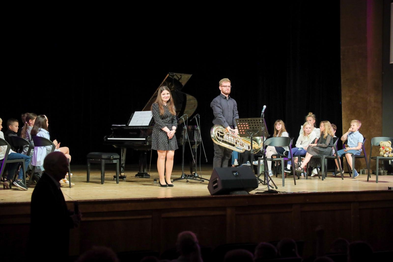 Zdjęcie w galerii na portalu naszraciborz.pl: Tuba - muzycznym bohaterem przedostatnich koncertów umuzykalniających wiadomości z regionu