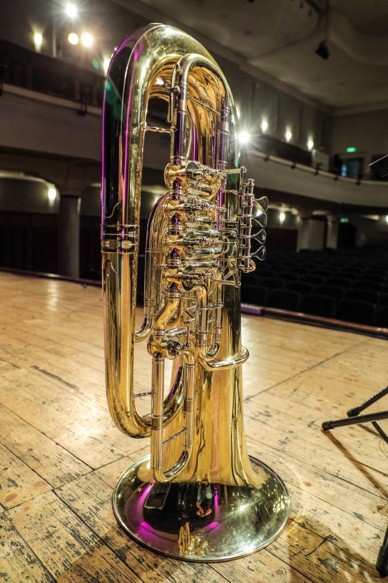 Zdjęcie w galerii na portalu naszraciborz.pl: Tuba - muzycznym bohaterem przedostatnich koncertów umuzykalniających wiadomości z regionu