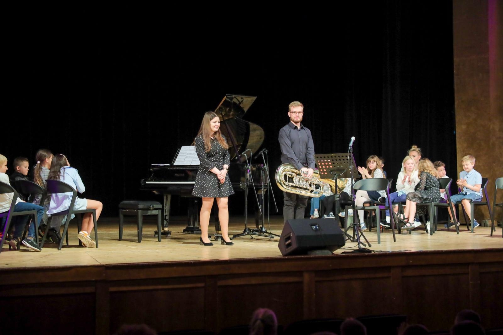 Zdjęcie w galerii na portalu naszraciborz.pl: Tuba - muzycznym bohaterem przedostatnich koncertów umuzykalniających wiadomości z regionu