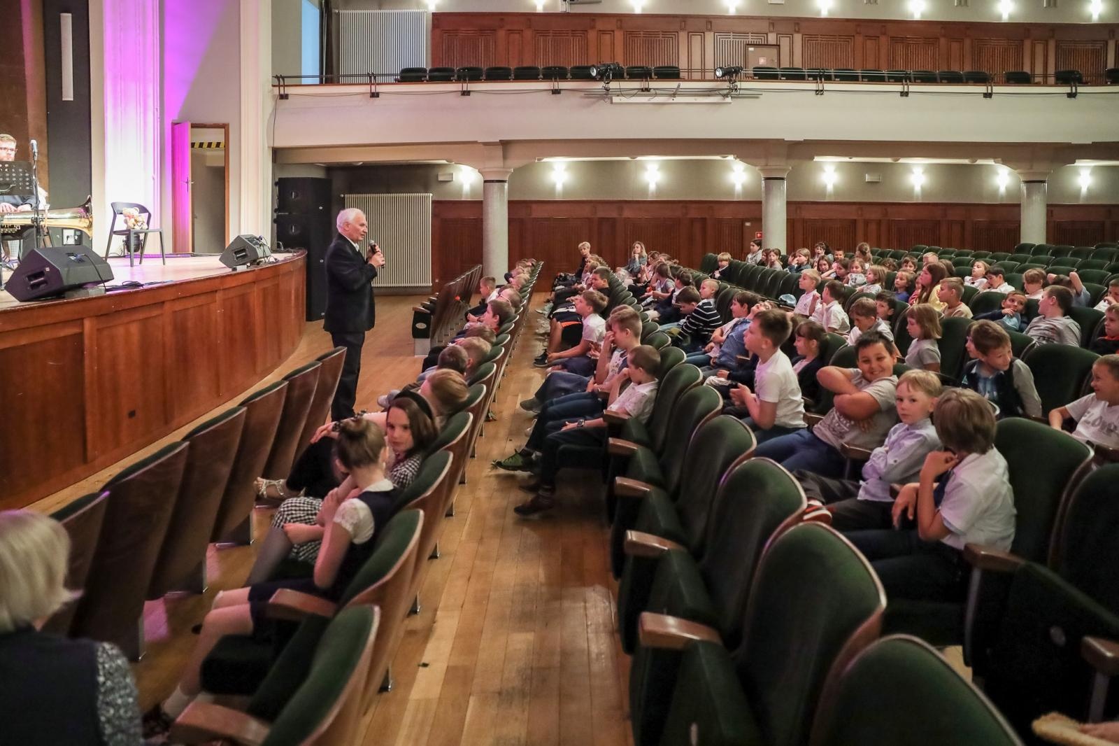 Zdjęcie w galerii na portalu naszraciborz.pl: Tuba - muzycznym bohaterem przedostatnich koncertów umuzykalniających wiadomości z regionu