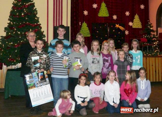 Zdjęcie w galerii na portalu naszraciborz.pl: Śpiewy, tańce i sprawdzian wiedzy... wiadomości z regionu