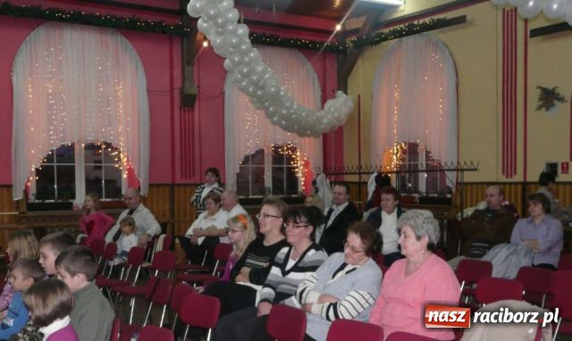 Zdjęcie w galerii na portalu naszraciborz.pl: Śpiewy, tańce i sprawdzian wiedzy... wiadomości z regionu