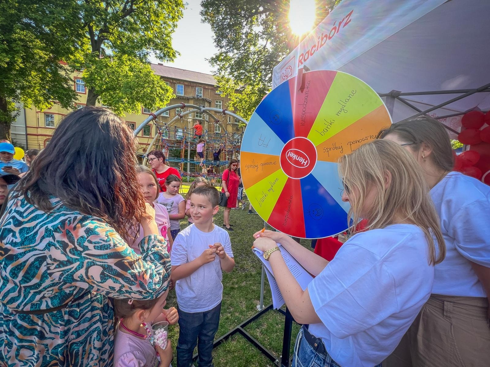 Zdjęcie w galerii na portalu naszraciborz.pl: Zakręcony Dzień Dziecka na Jordanie [FOTO i WIDEO] wiadomości z regionu