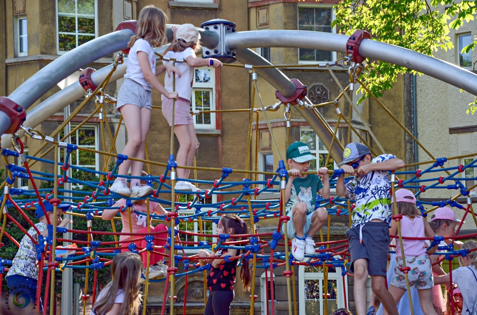 Zdjęcie w galerii na portalu naszraciborz.pl: Zakręcony Dzień Dziecka na Jordanie [FOTO i WIDEO] wiadomości z regionu
