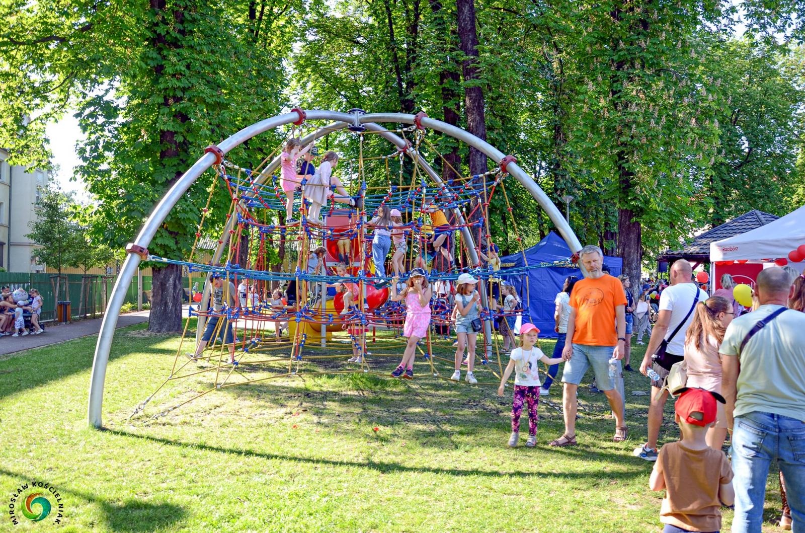 Zdjęcie w galerii na portalu naszraciborz.pl: Zakręcony Dzień Dziecka na Jordanie [FOTO i WIDEO] wiadomości z regionu