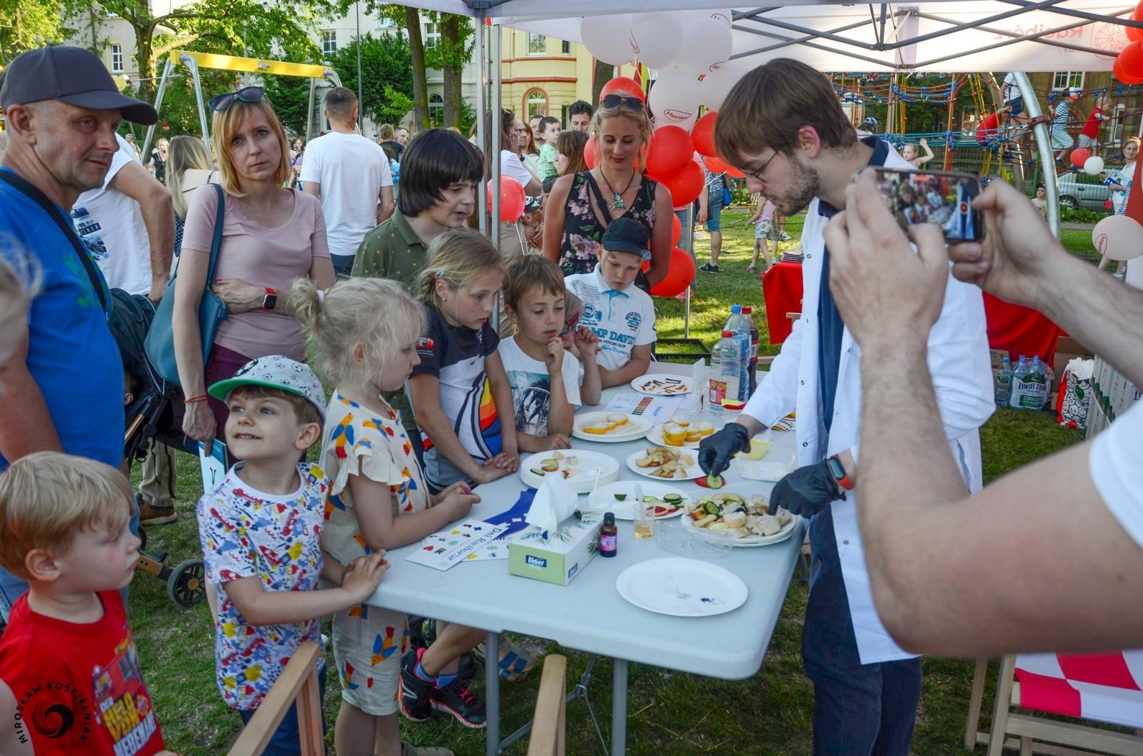 Zdjęcie w galerii na portalu naszraciborz.pl: Zakręcony Dzień Dziecka na Jordanie [FOTO i WIDEO] wiadomości z regionu