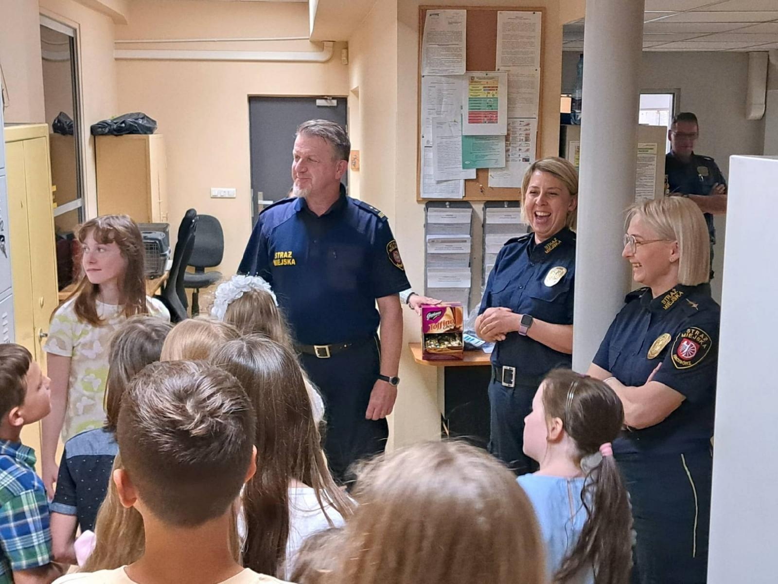 Zdjęcie w galerii na portalu naszraciborz.pl: Uczniowie z Sobieskiego odkrywali tajemnice ratusza wiadomości z regionu