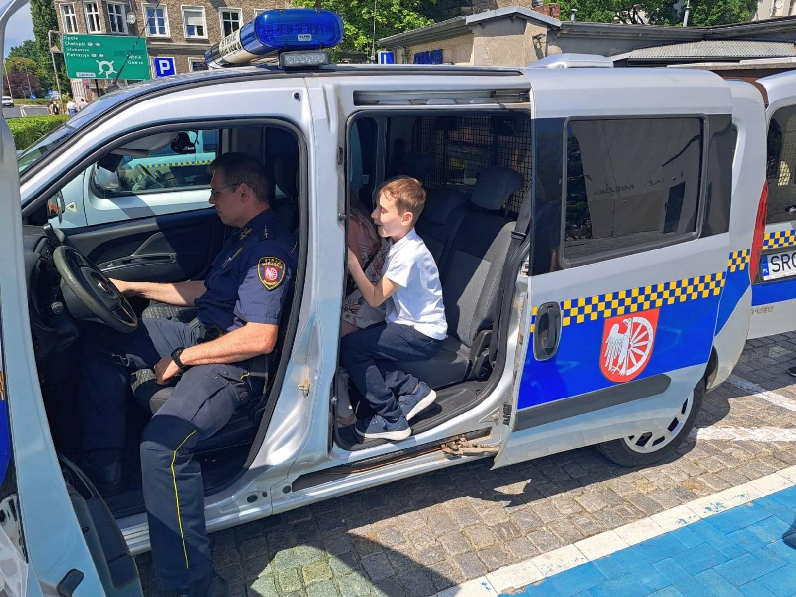 Zdjęcie w galerii na portalu naszraciborz.pl: Uczniowie z Sobieskiego odkrywali tajemnice ratusza wiadomości z regionu