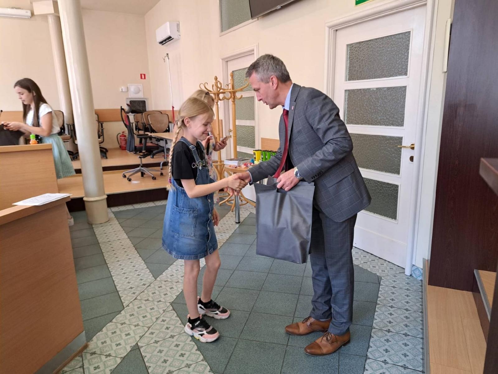 Zdjęcie w galerii na portalu naszraciborz.pl: Uczniowie z Sobieskiego odkrywali tajemnice ratusza wiadomości z regionu